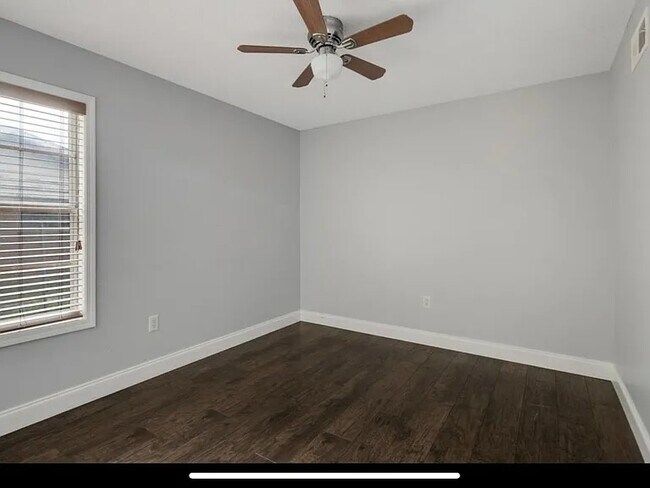 Building Photo - 2939 Mountain Terrace St