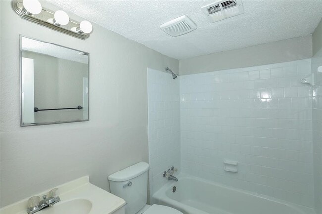 Building Photo - 2065 Alison Ct SW