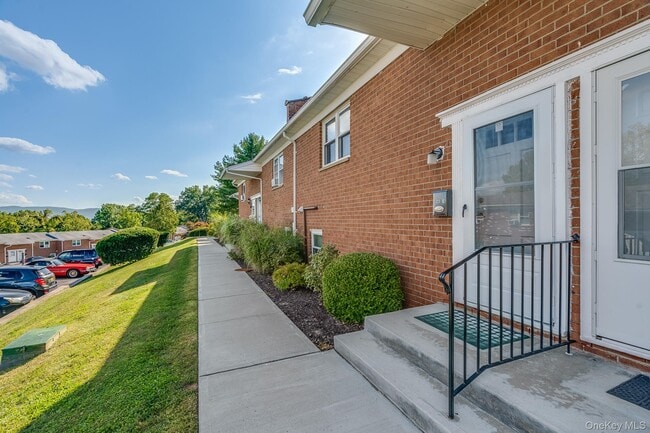 Building Photo - 23 Alpine Dr