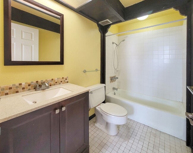 Building Photo - Ground Floor Unit at The Pleasanton! - 2BR / 2Bath / 1Pkg