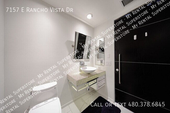 Building Photo - 7157 E Rancho Vista Dr