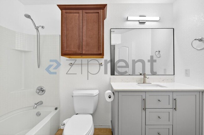 Building Photo - 916 Reveille Rd