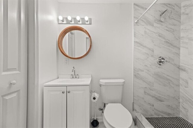 Building Photo - 5300 Binford Pl SW