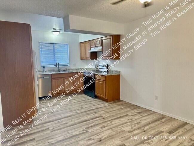 Building Photo - 1120 Yuma St