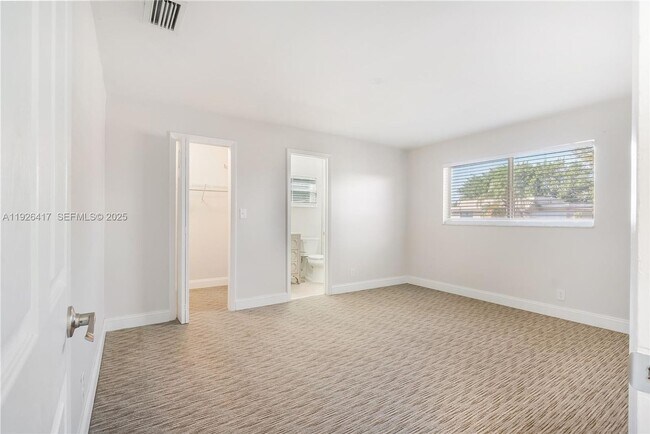 Building Photo - 8172 NW 67th Ave