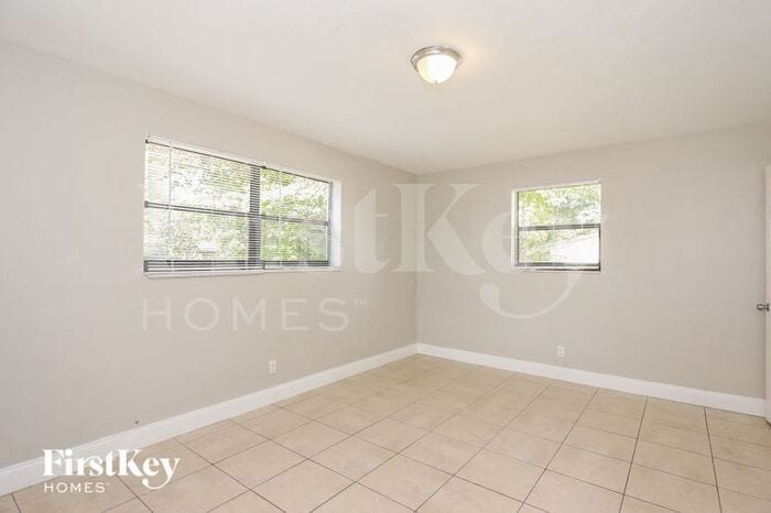 Building Photo - 4760 NW 3rd Ct