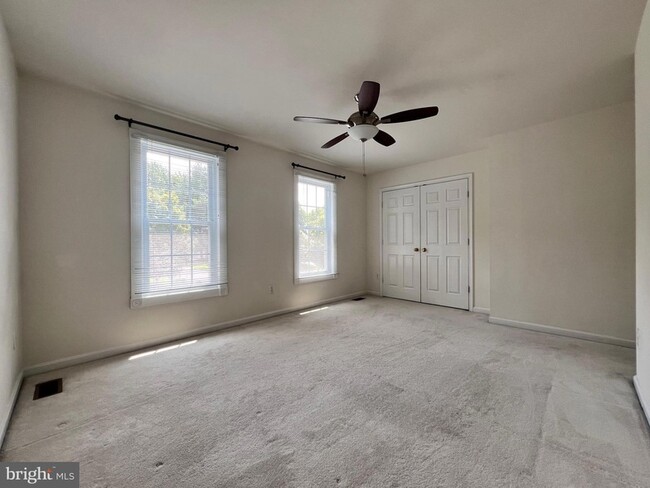 Building Photo - 8596 Trail View Dr