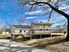 Building Photo - 4306 NE 45th Terrace