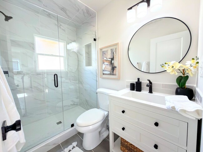 Building Photo - Beautiful Remodeled Home