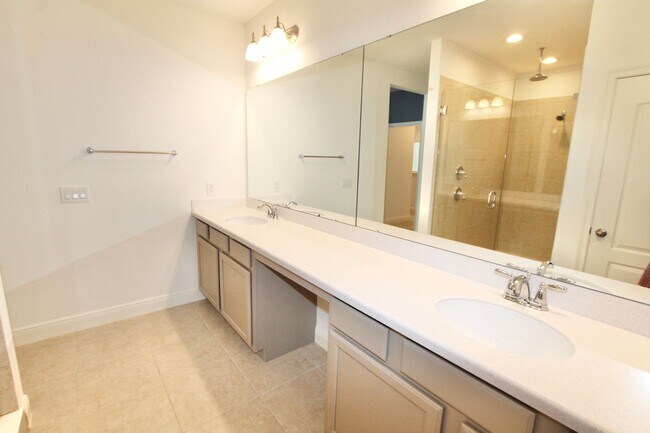 Building Photo - Apopka-Sweetwater Country Club - 3 Bedroom...