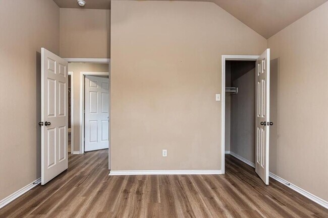 Building Photo - 4531 Long Creek Dr