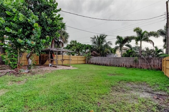 Building Photo - 14056 Marguerite Dr