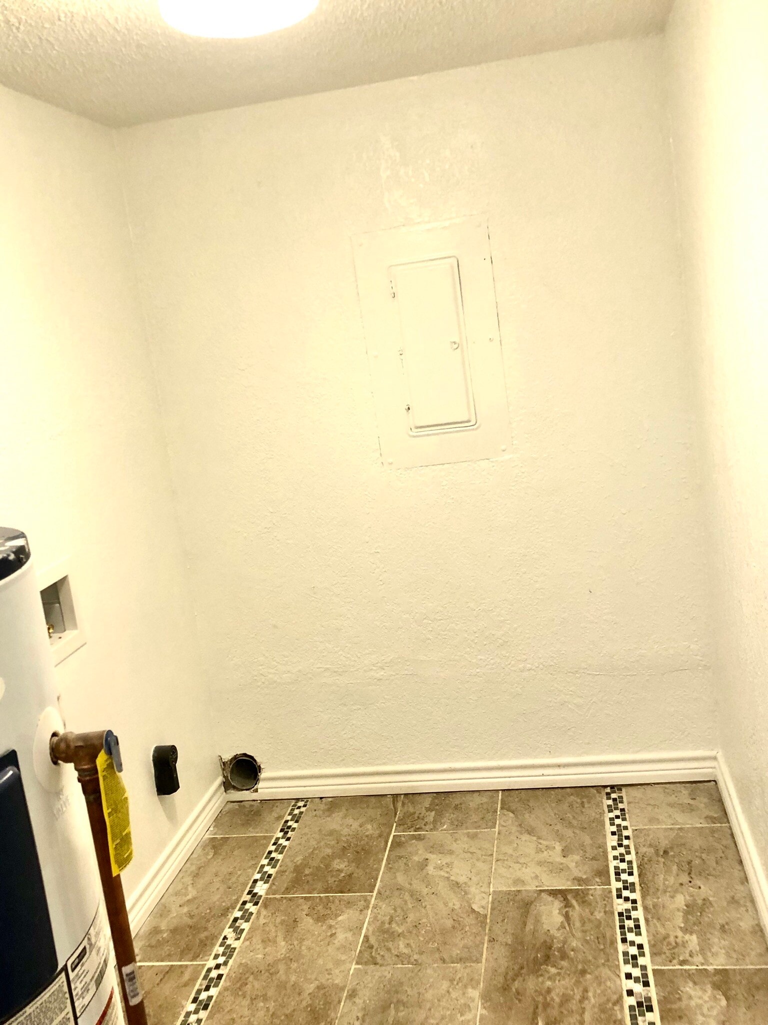 Wash room - 612 Hackney Ave