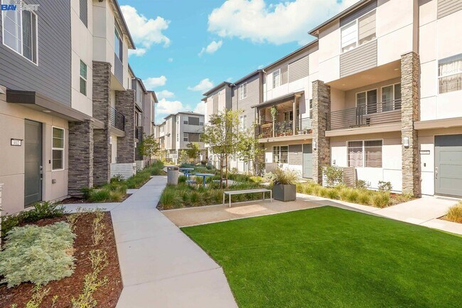 Building Photo - 29438 Urbia Way