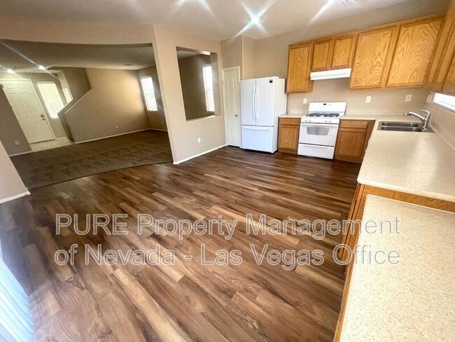Building Photo - 9360 Fort Bayard Ave