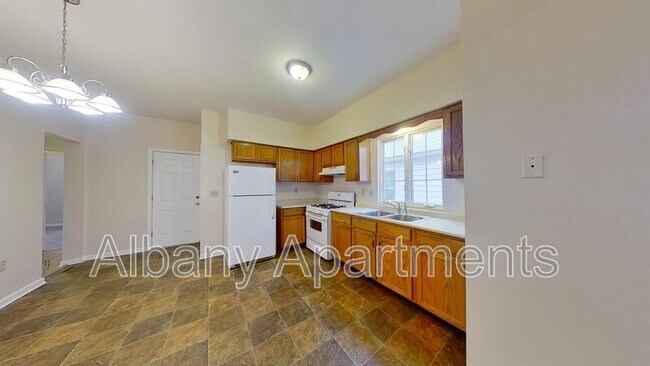 Building Photo - 71 S Allen St