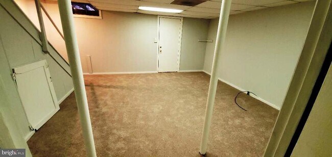 Building Photo - 16 Craftsman Ct