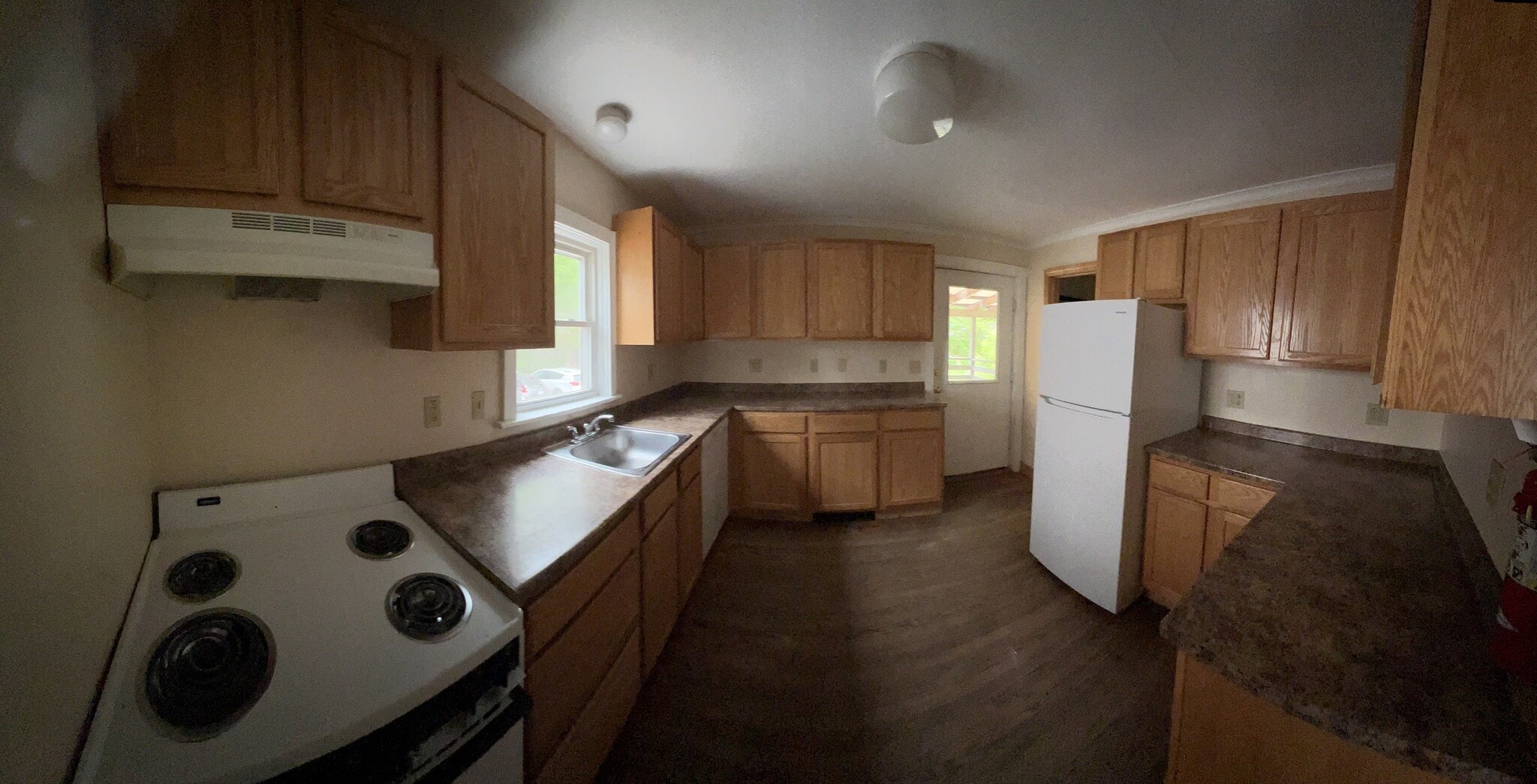 kitchen - 28 School St