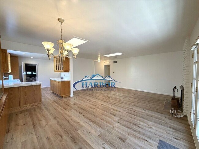 Building Photo - 2028 Elberon Ave