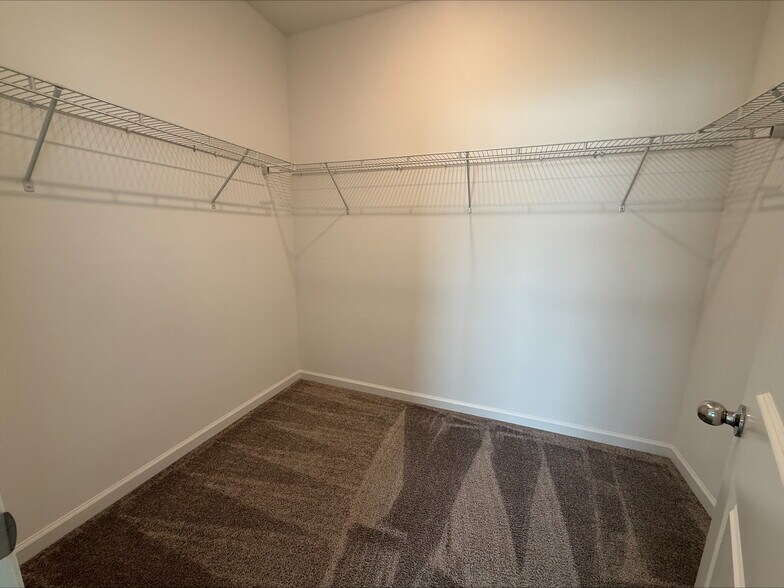 Building Photo - 376 Nine Iron Dr