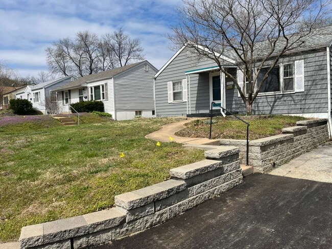 Building Photo - 9813 Lullaby Ln