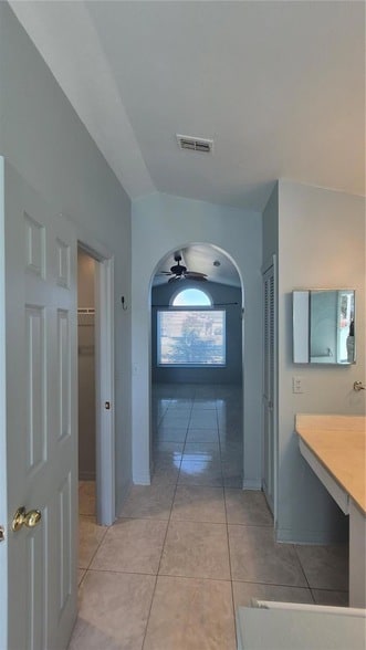 Building Photo - 614 Caribou Ct