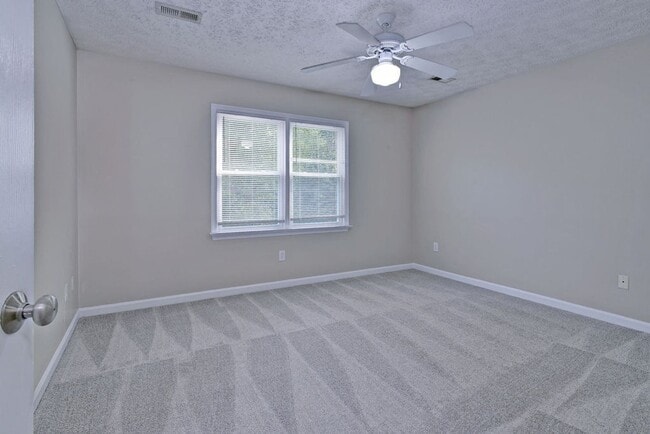 Building Photo - Lovely home in Woods of Tabb