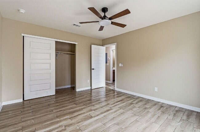 Building Photo - Brand new 2 bed 1 bath apartment in 79924