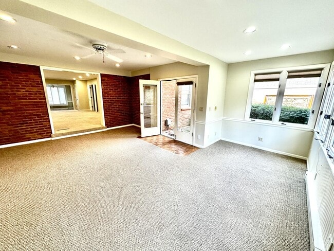 Building Photo - 2948a Candlelight Way