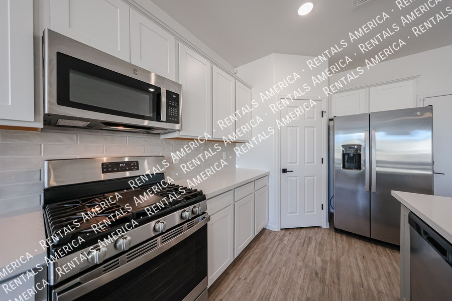 Building Photo - 5528 W McNeil St