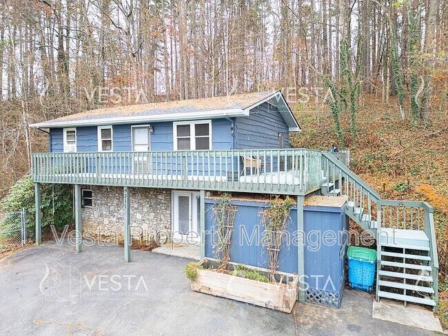 Building Photo - 211 Old Gibbs Rd