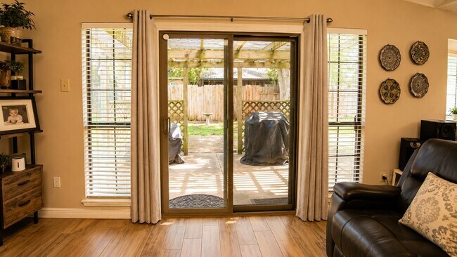 Building Photo - 20434 Blue Juniper Dr
