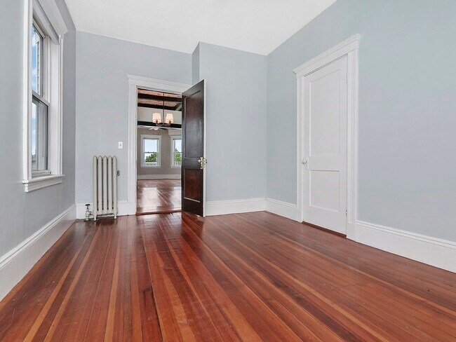 Building Photo - 39 Rosemont St