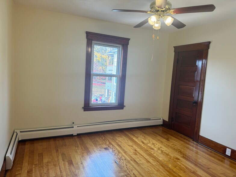 Building Photo - 63 Gates St