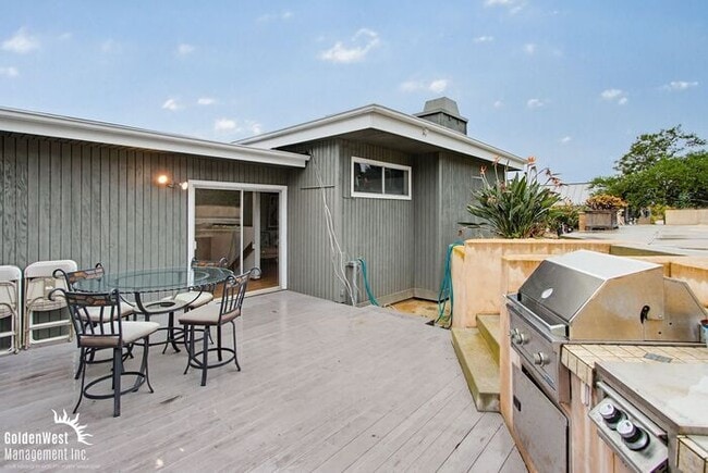 Building Photo - Beautifully Updated 3Bdm 3Ba Unfurnished Home with Views in Cardiff By the Sea!