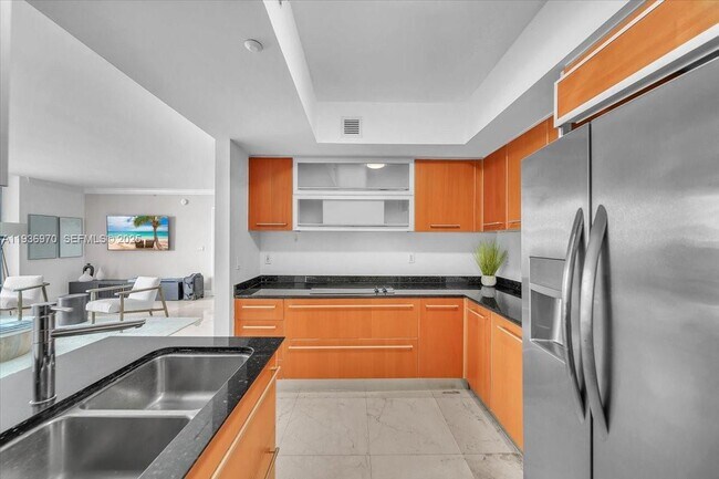 Building Photo - 18911 Collins Ave