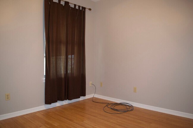 Building Photo - Great 3 Bed 2 Bath House In Ashland MO!