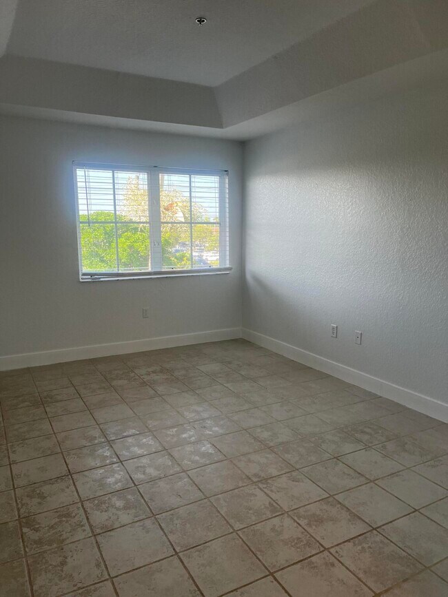 Building Photo - 2137 Shoma Dr