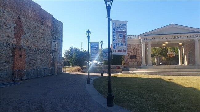 Building Photo - 6045 Capitol Knoll