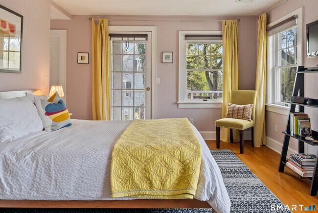 Building Photo - 13 Birch St