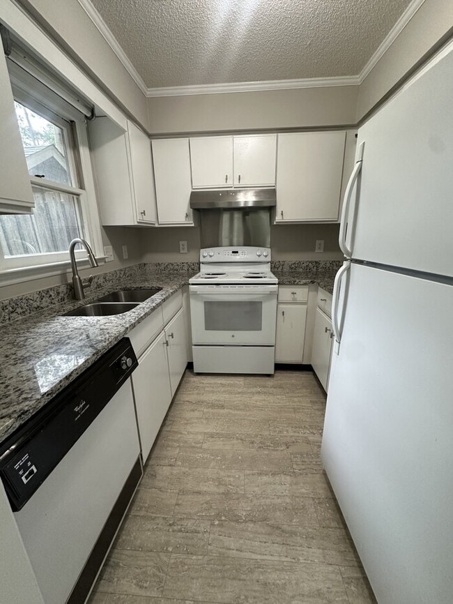 Building Photo - 5621 Hamstead Crossing