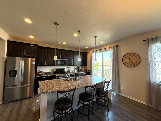 Building Photo - "Spacious 6-Bedroom Haven with 5 Full Baths in Aurora - 3,729 Sq. Ft. of Comfort & Style!"
