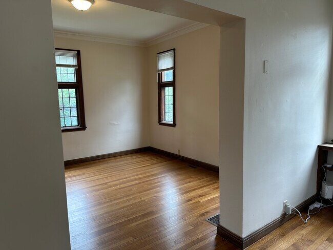Dining Room - 1003 E Washington St