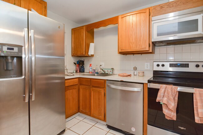 Building Photo - 99 Fulton St