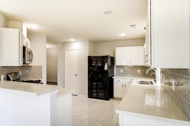 Building Photo - 16915 Pheasant Ridge Dr