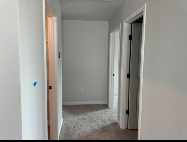Building Photo - 106 Millbrook Dr