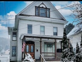 Building Photo - 1415 Buffalo St