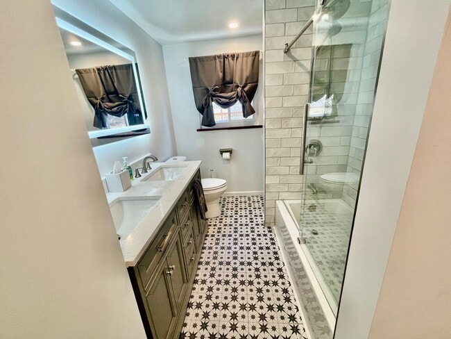 Building Photo - 3 Bed 1 Bath- Pittsburgh PA