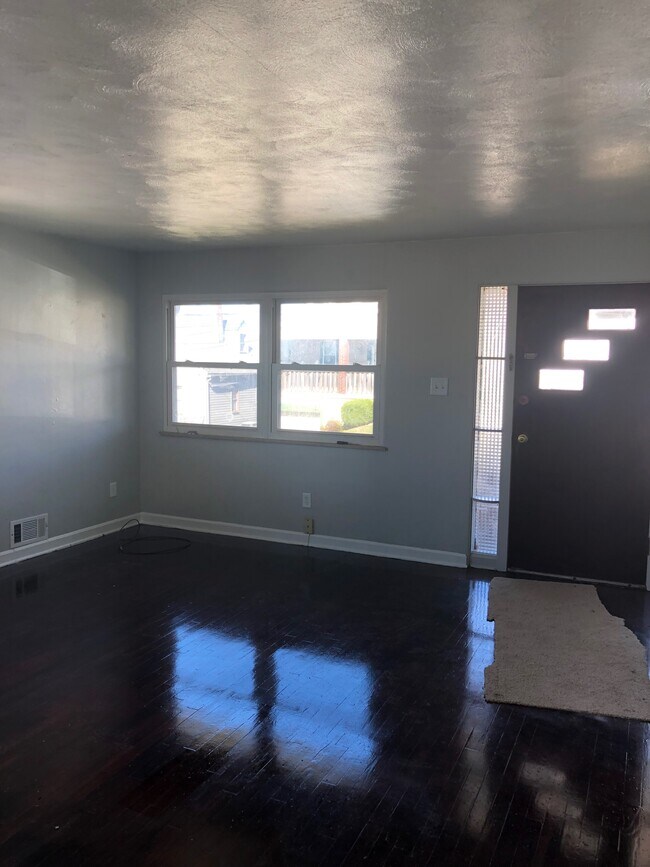 Living Room - 416 S 17th St