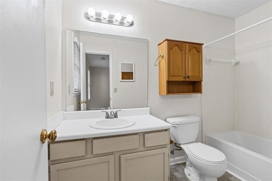 Building Photo - 2927 Governors Ct